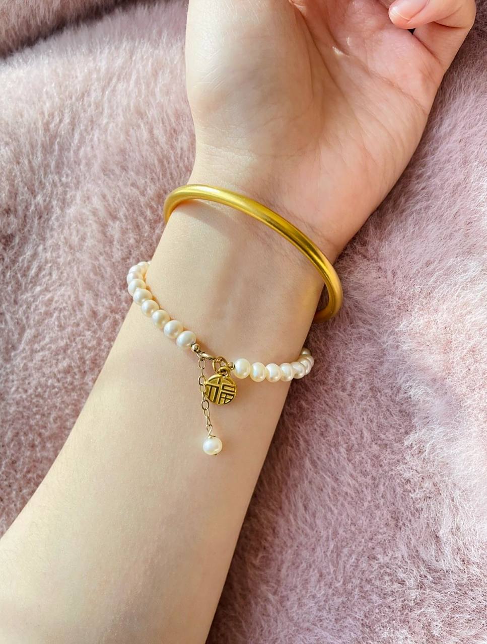 古法黄金手镯珍珠叠戴超级美 周大福同款古法黄金镯子,黄金店定做的