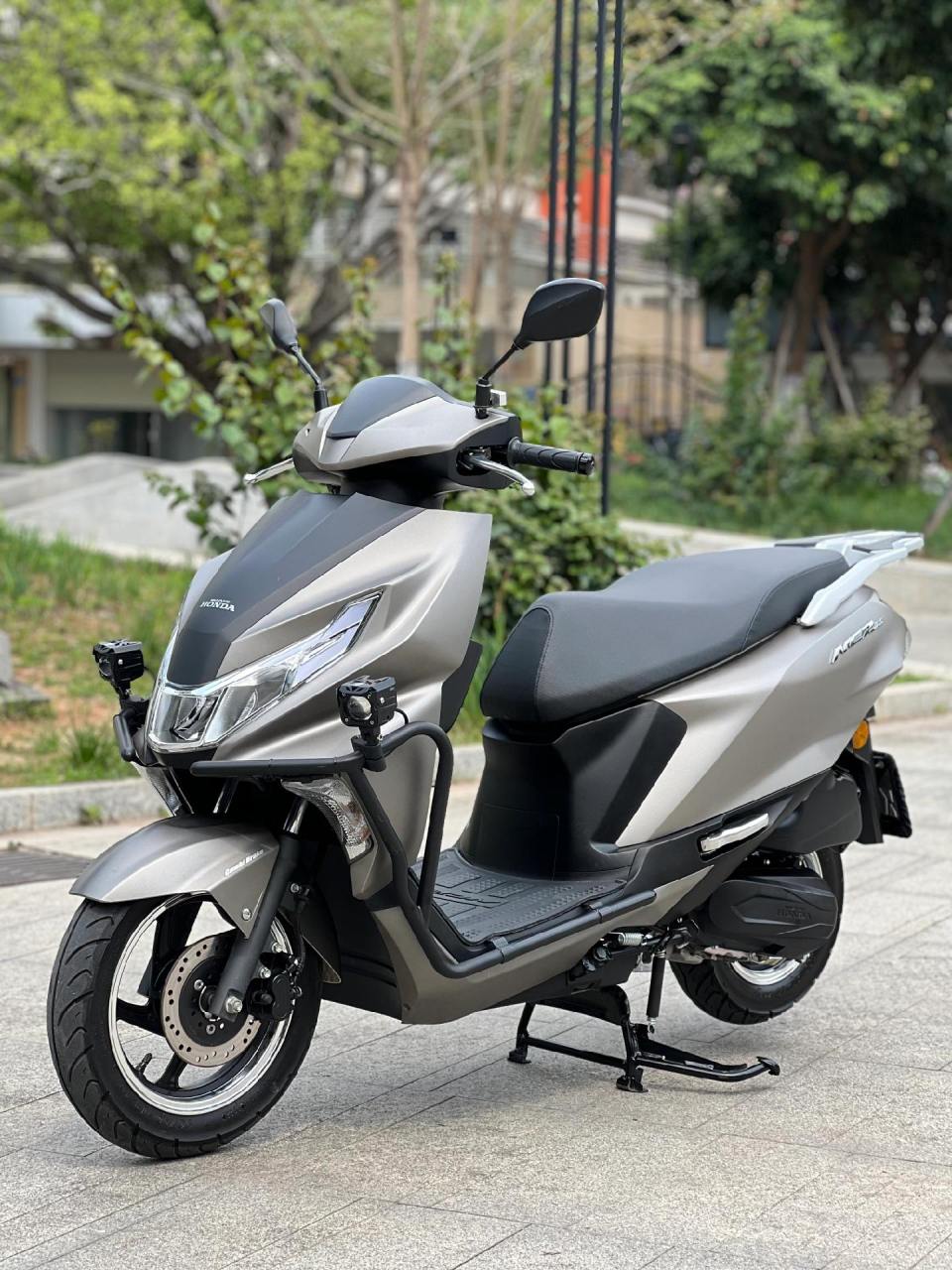 五羊本田ncr125.高配电喷发动机无匙启动,你喜欢吗? 踏板摩托车推荐