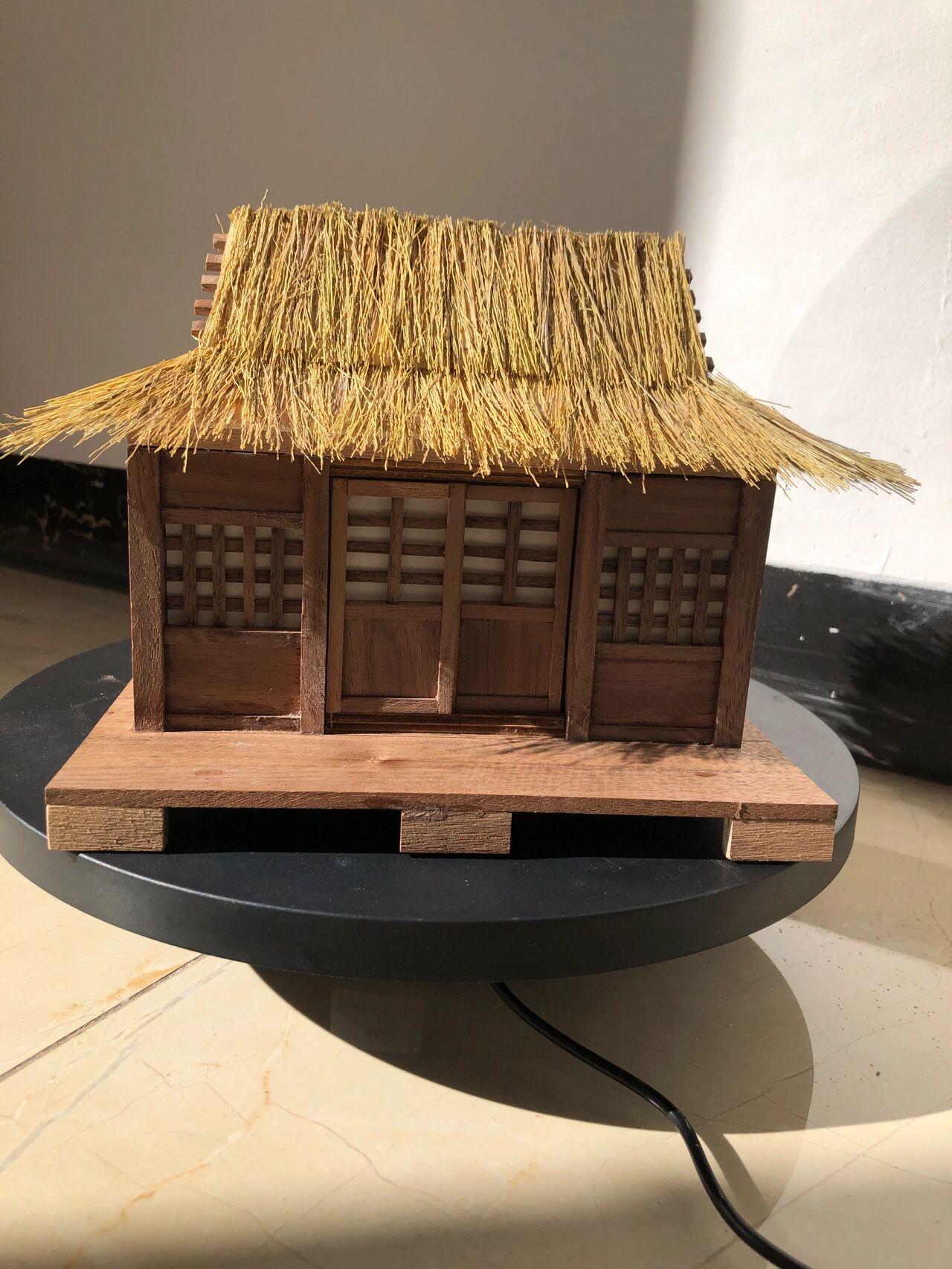 原创手工作品古风茅草屋模型 利用一个礼拜的时间纯手工制作的古风