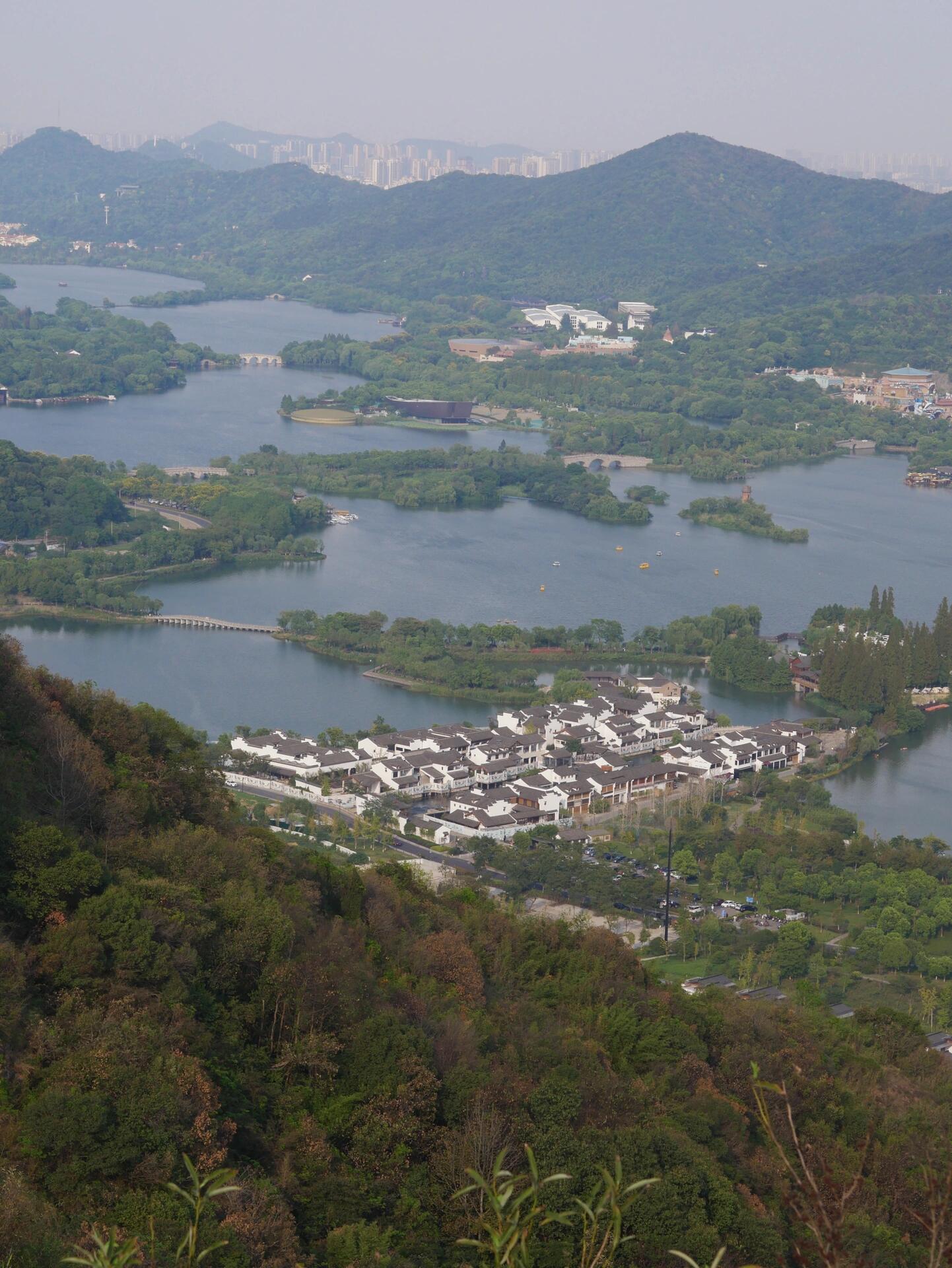 杭州萧山老虎洞山登山注意事项及攻略 出行小tips: 【出发时间】13:30
