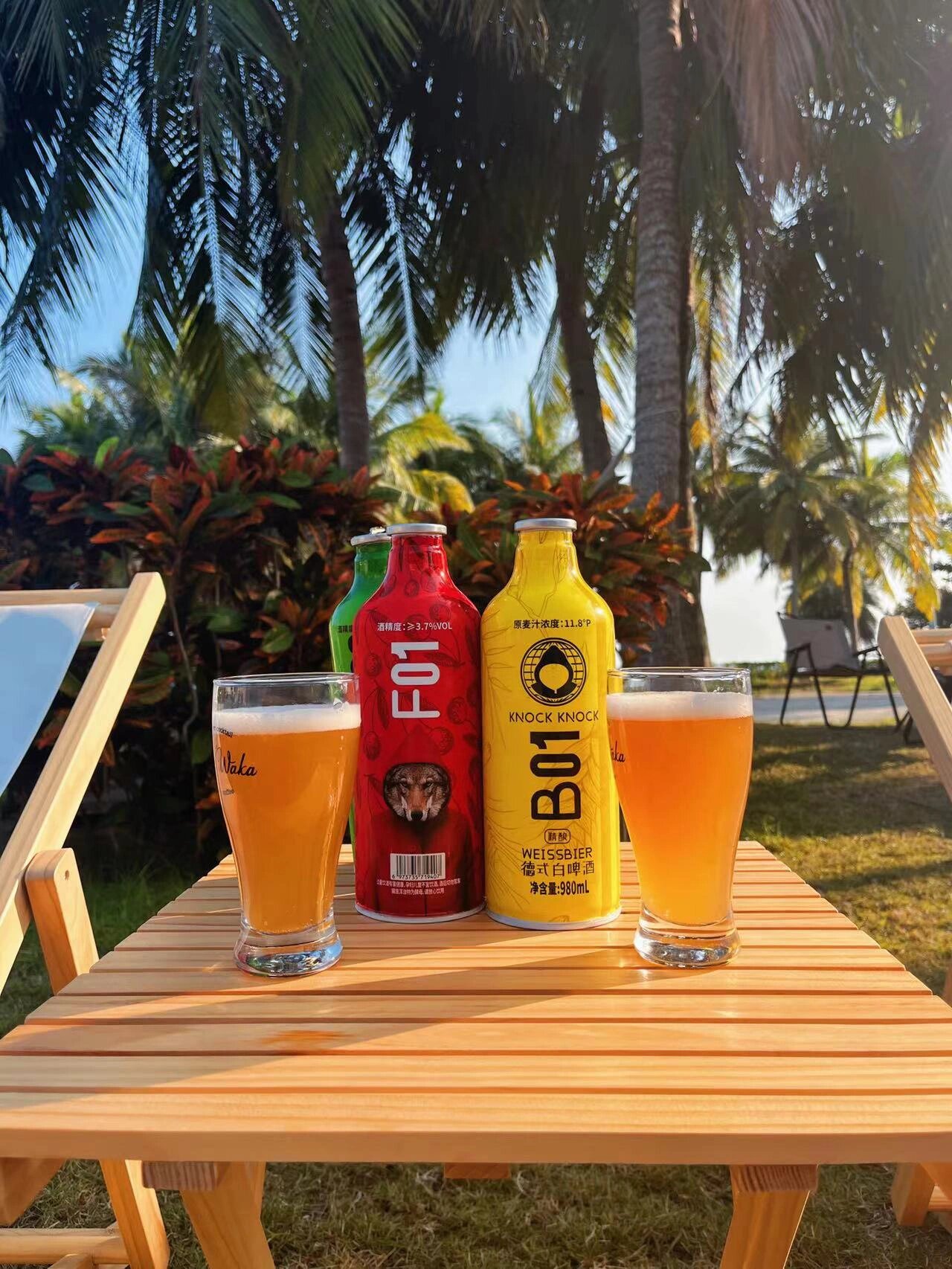 从昆山到万宁,带着奥兰小红帽精酿啤酒在万宁的海边,听着海风 喝着