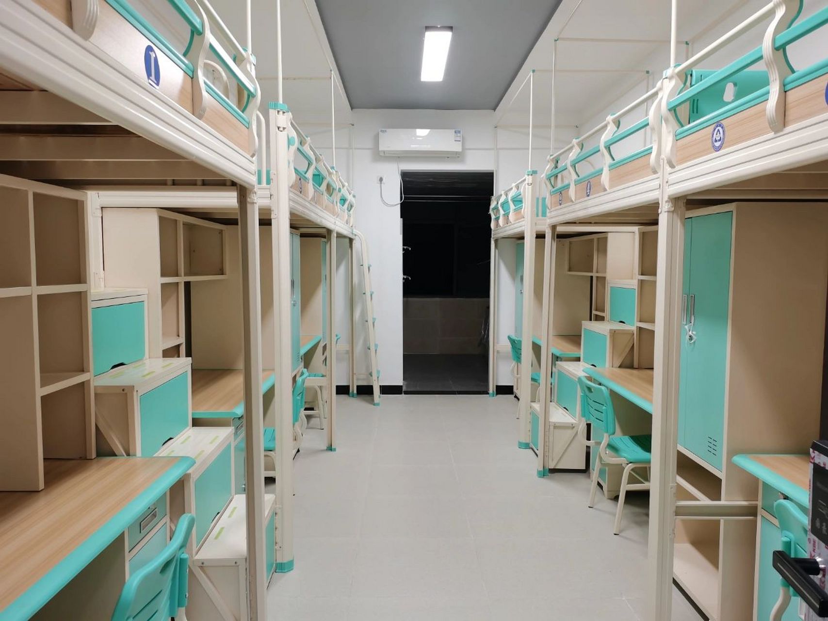 武昌工学院新寝室～ 学校重新装修了一下寝室 好开心啊～ 	 武昌工