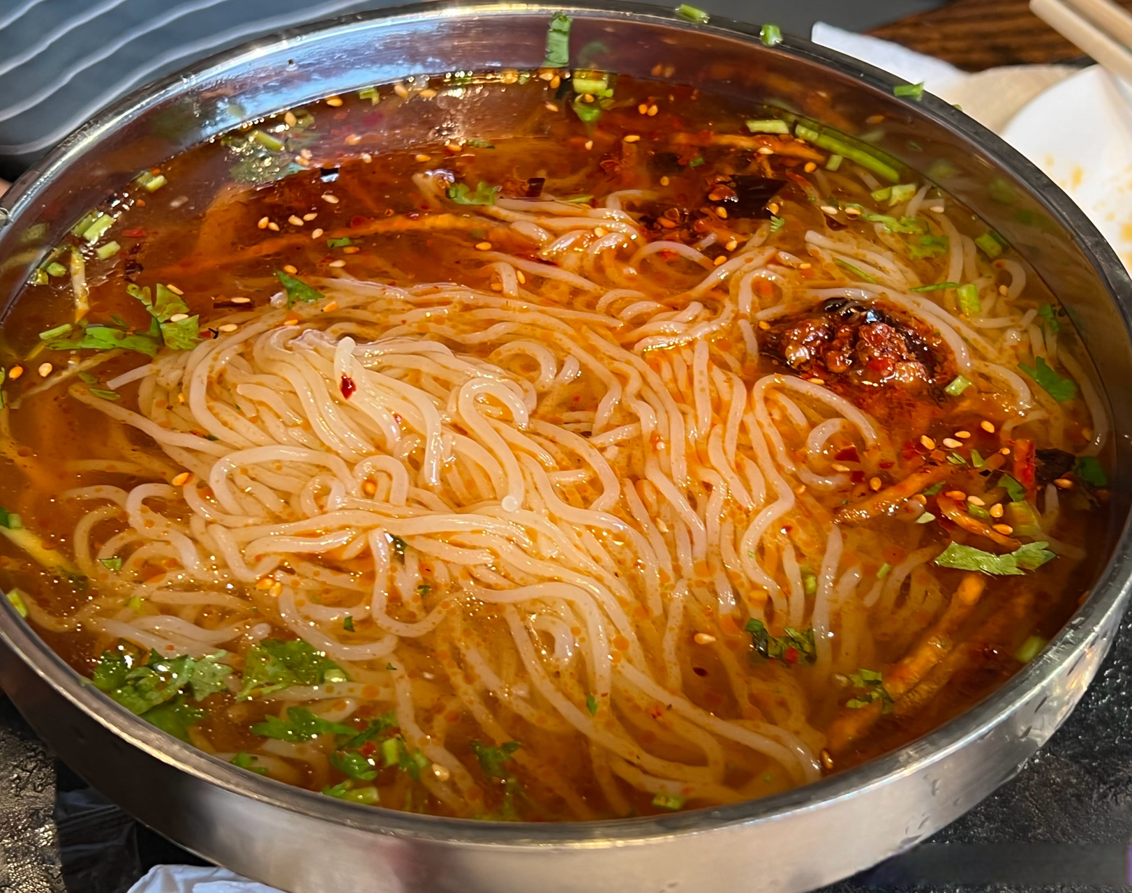 嘿～终于吃到了鸡西大冷面,本地的都是咸口的,当然为了照顾个人口味也