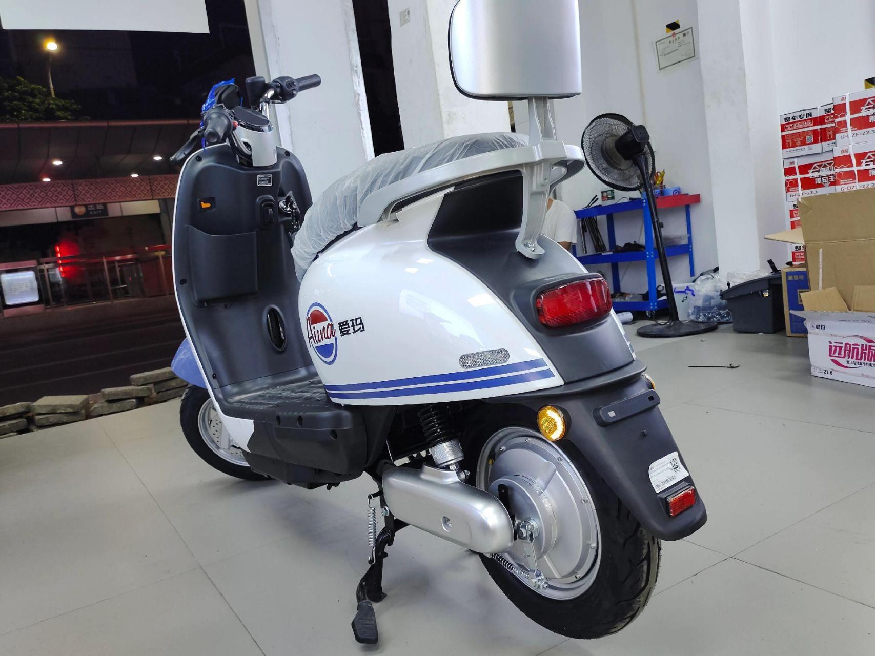 南宁电动车,爱玛欣橙q169靠背款 续航100,落地时速50~55,72v石南