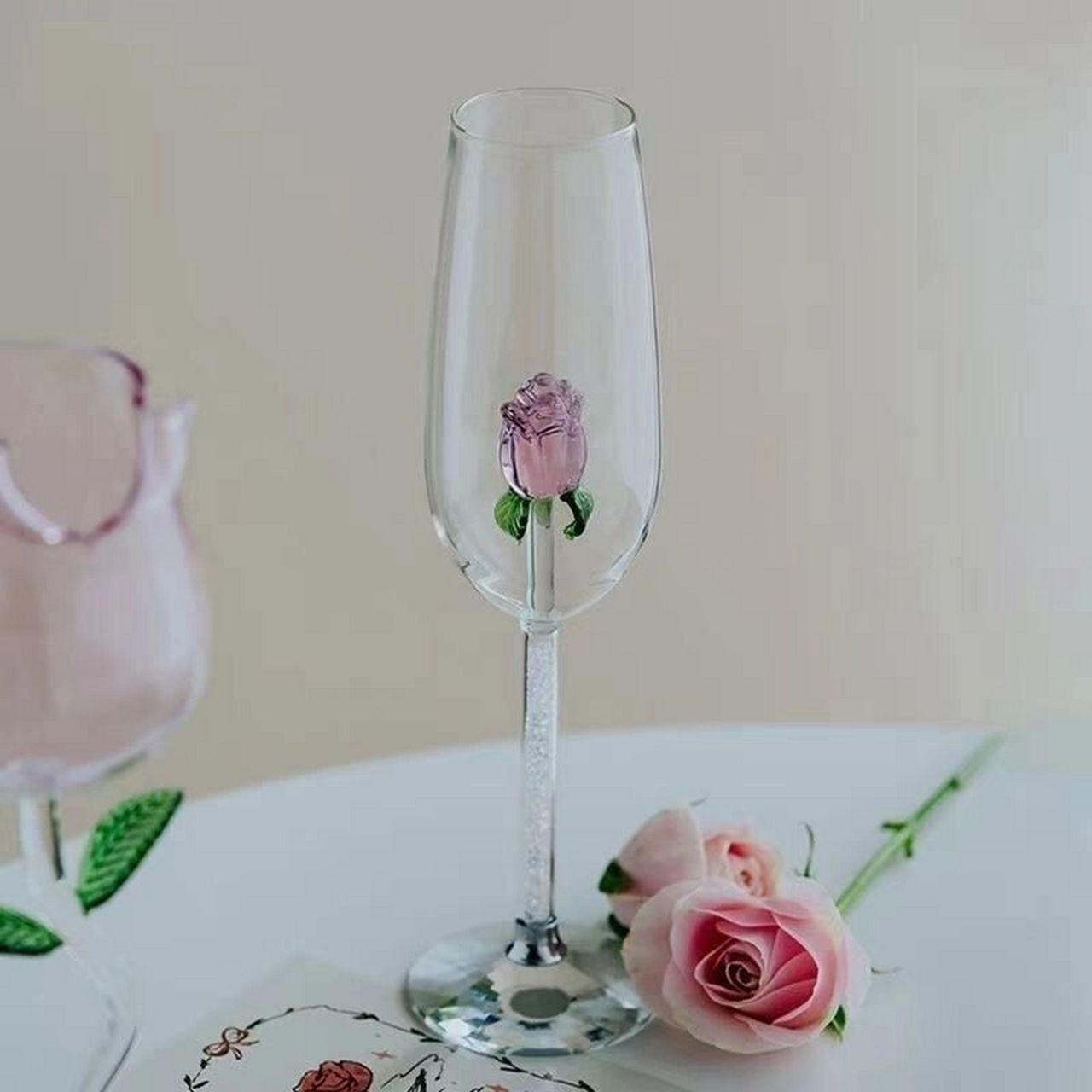 玫瑰花红酒杯香槟杯高颜值精致 高端大气玫瑰花红酒杯香槟杯高颜值