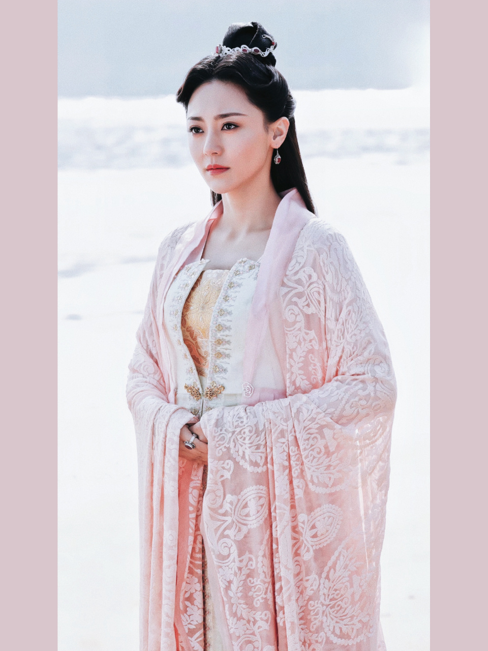 由黄梦莹饰演的阿柴族公主 🟠  :朵霞与木颏沙成亲,朵霞的生命也