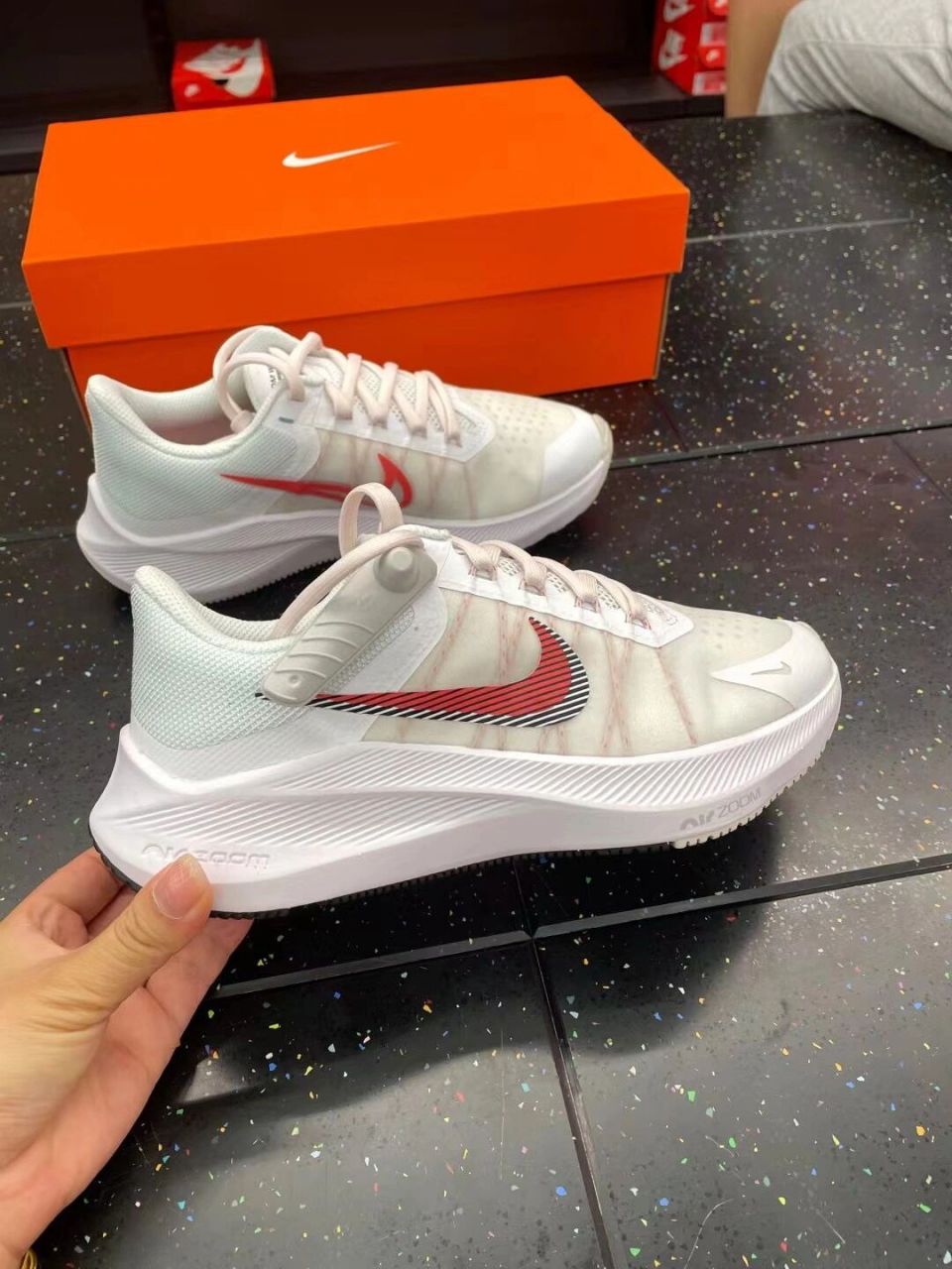 耐克女款新款性能跑鞋 最舒服的跑鞋之一 3 6 9!