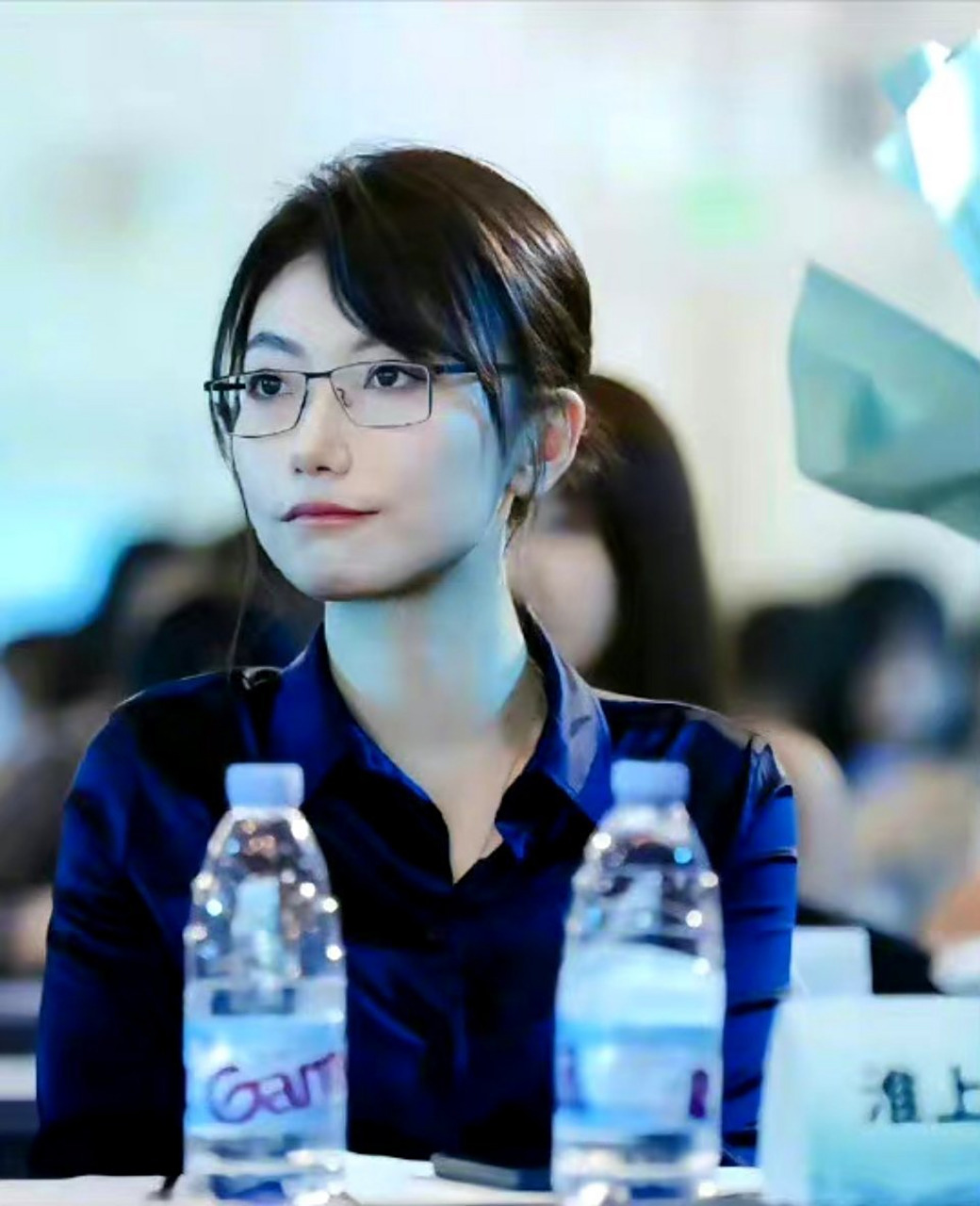 不愧是破云的亲妈,气质好贴合～  #淮上在晋江作者大会上的照片