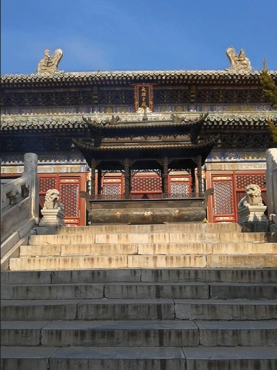 故宫太和殿,就是照着这个大雄宝殿修的 您可能不知