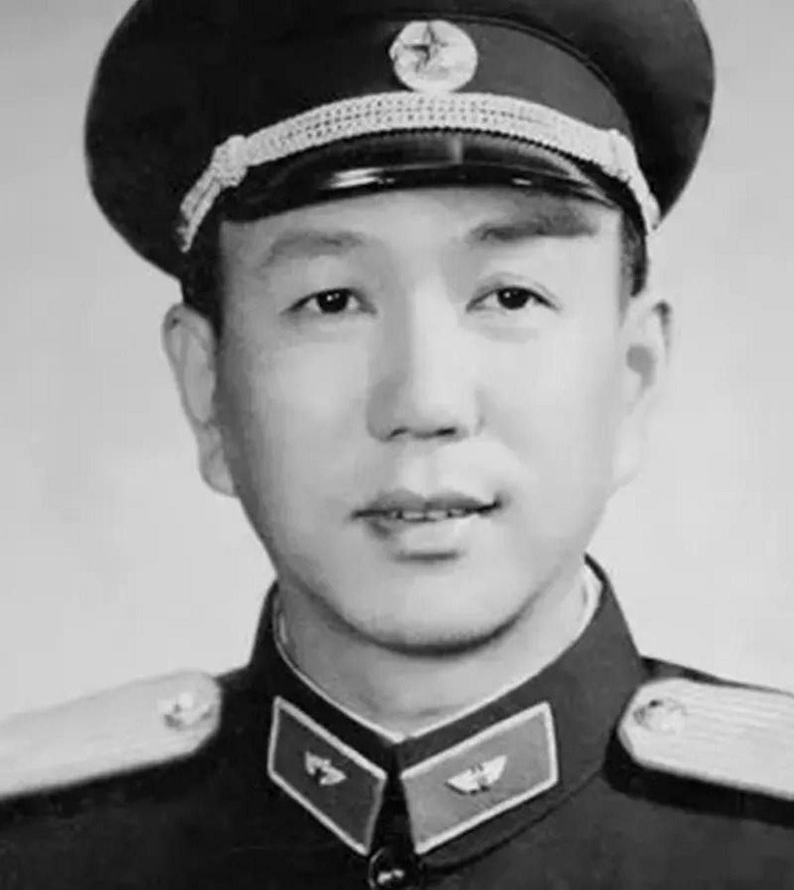 1971年9月25日,南京军区空军副司令周建平接到南京军区副司令员肖永银