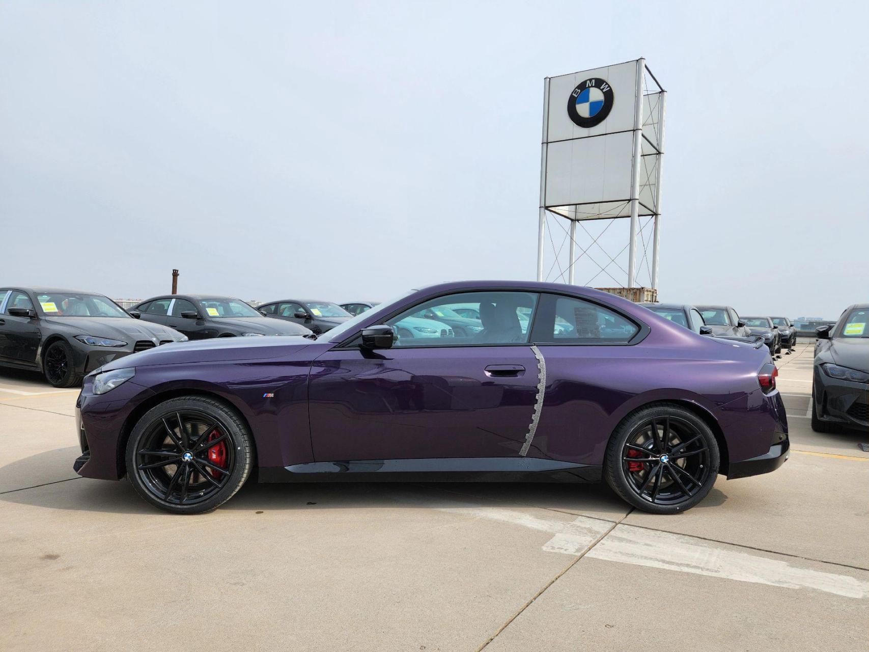 宝马m240i 闪电紫.