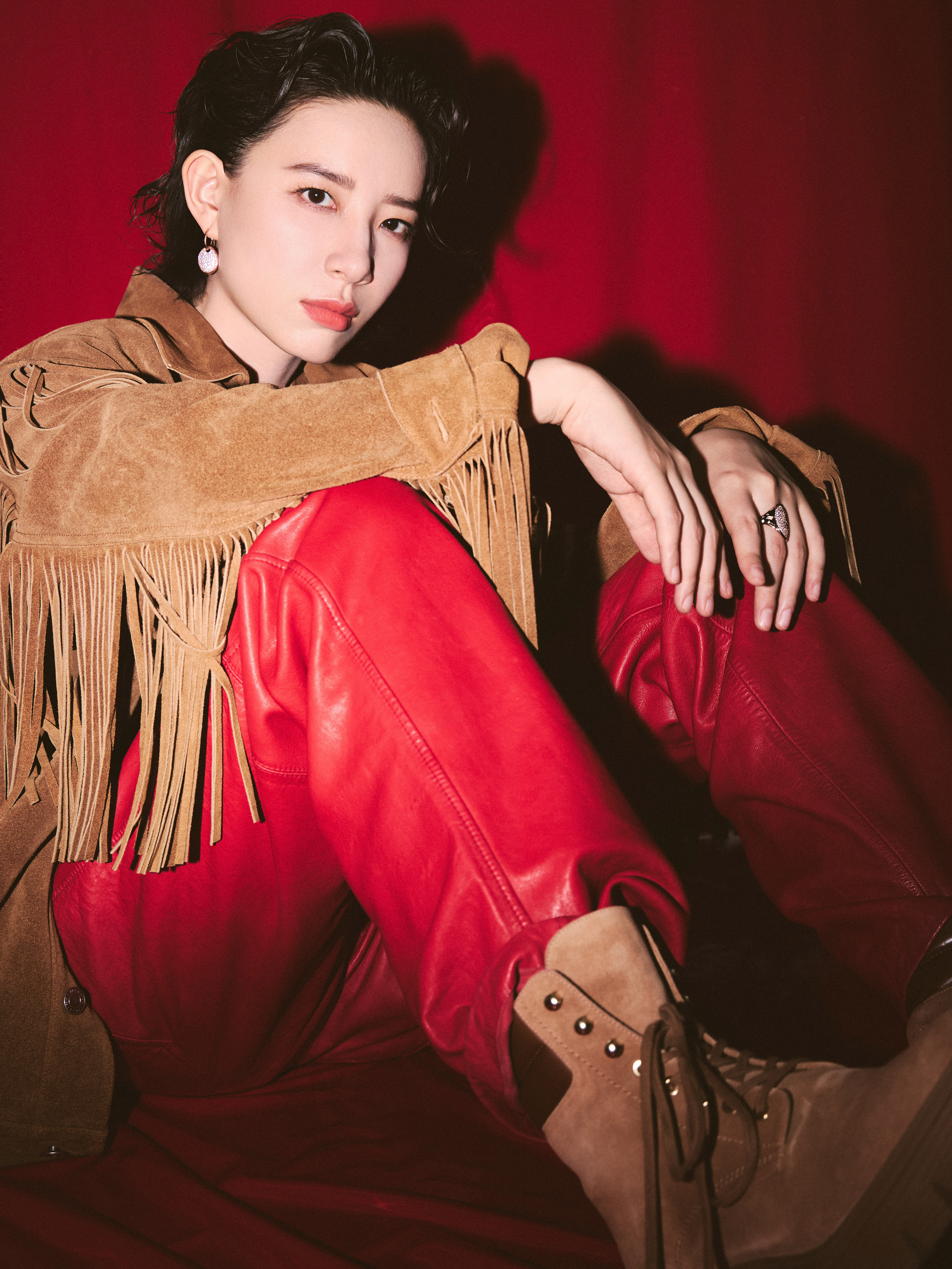 热情流苏 皮裤,够不够《热辣滚烫》 ?