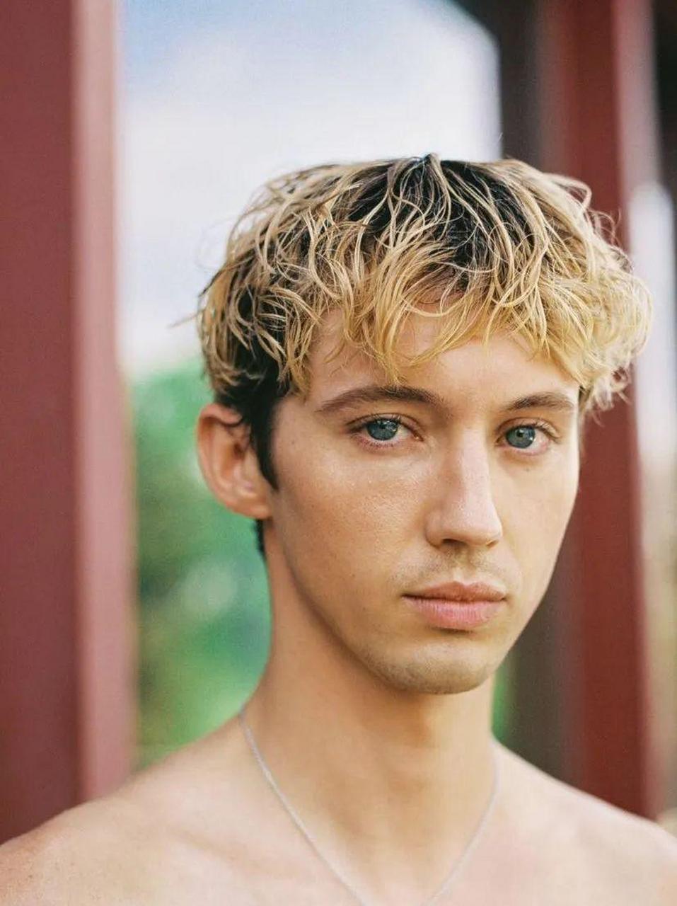 全球翘首以盼的澳大利亚流行偶像"戳爷"troye sivan(特洛伊·希文)