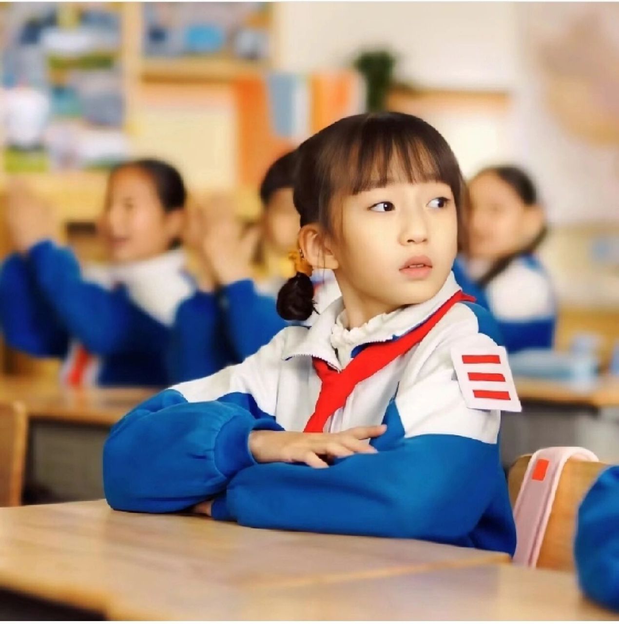 班长李黎的优质头像来啦! 班长李黎的优质头像: 抱盗