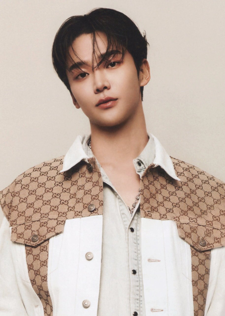 230720 金路云vogue korea 8月号内页