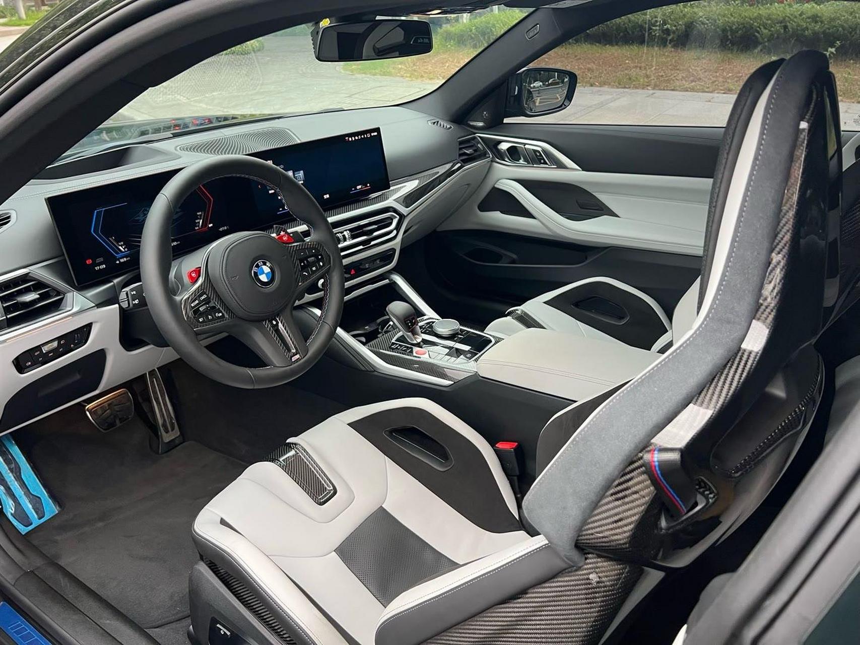 宝马m4 四驱 落地90内.