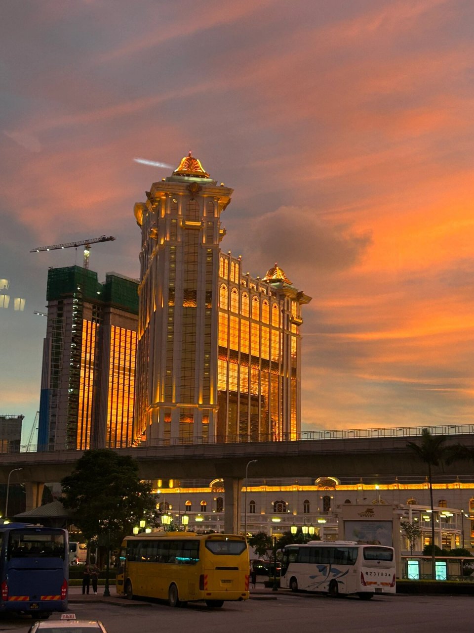 去澳门威尼斯人坐发财车去拱北口岸 麻了04 澳门一日游,几乎都在逛