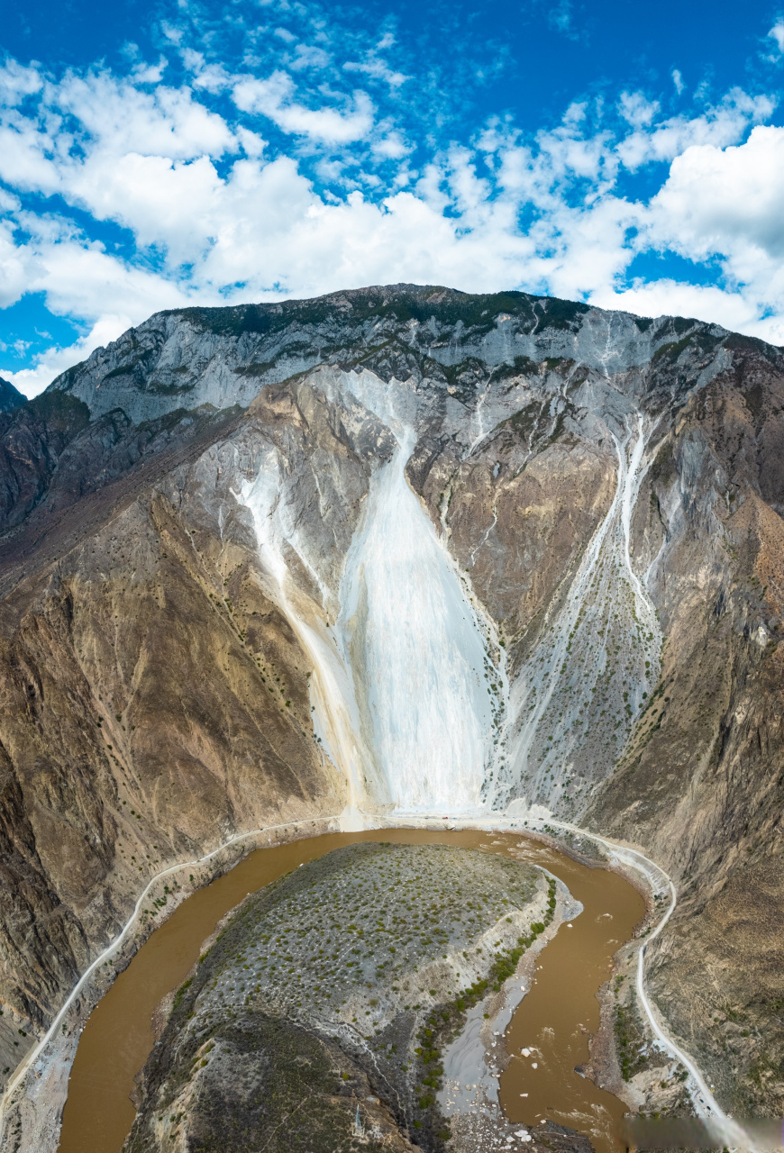 在丙察察的大流沙遇到"夺命沙" 下雨→大晴→大风,多变的天气让大流沙