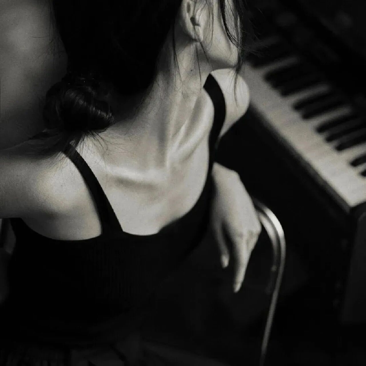 伤感风氛围感女生微信头像