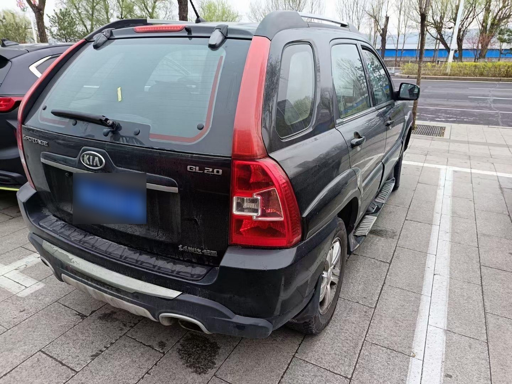 11年起亚狮跑2.0手动挡车况精品随时提档过户7800就.买验车保险不管.