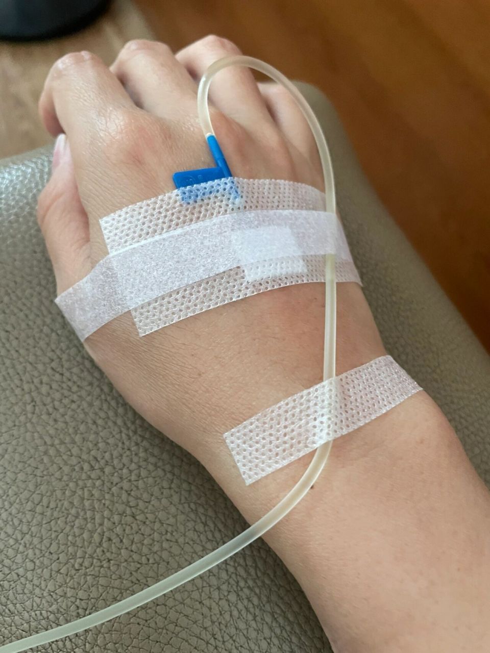 药解决不了的事,用吊瓶来解决,原来生病才知道自己有多脆弱,没有想象