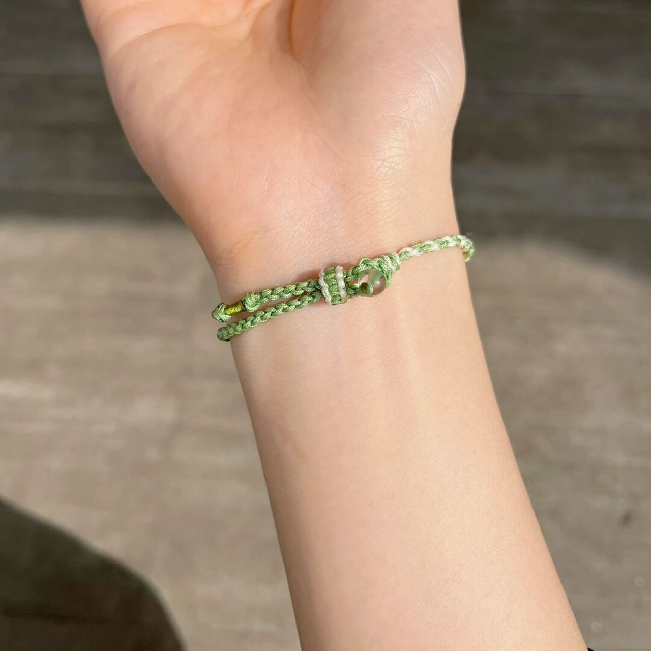 【夏日清凉必备】绿萤石回纹桶珠编绳手链 清凉嫩绿配上暖宫萤石,少女
