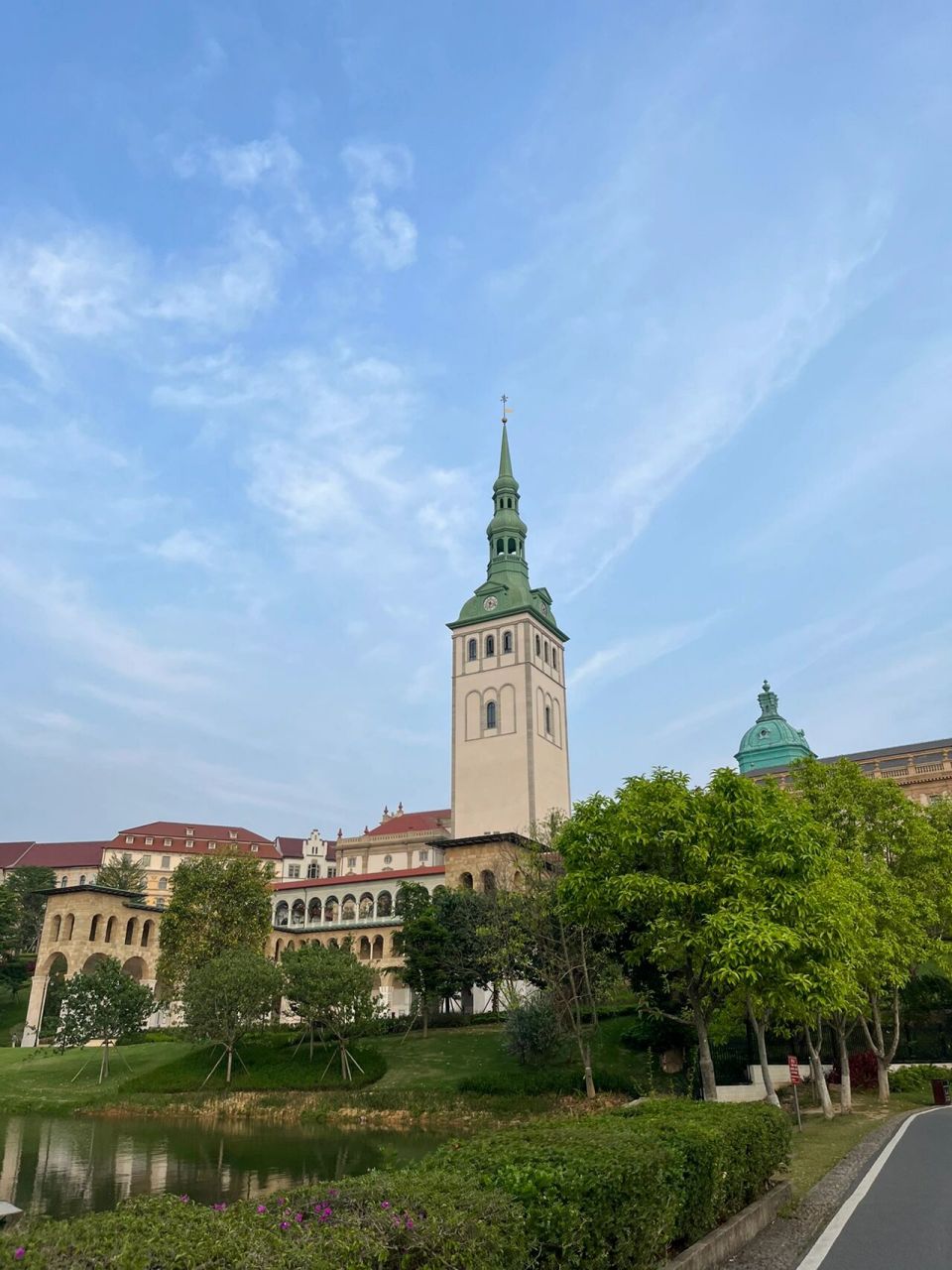 东莞打卡 | 松山湖欧洲小镇98 99地址:东莞市松山湖华为欧洲小镇