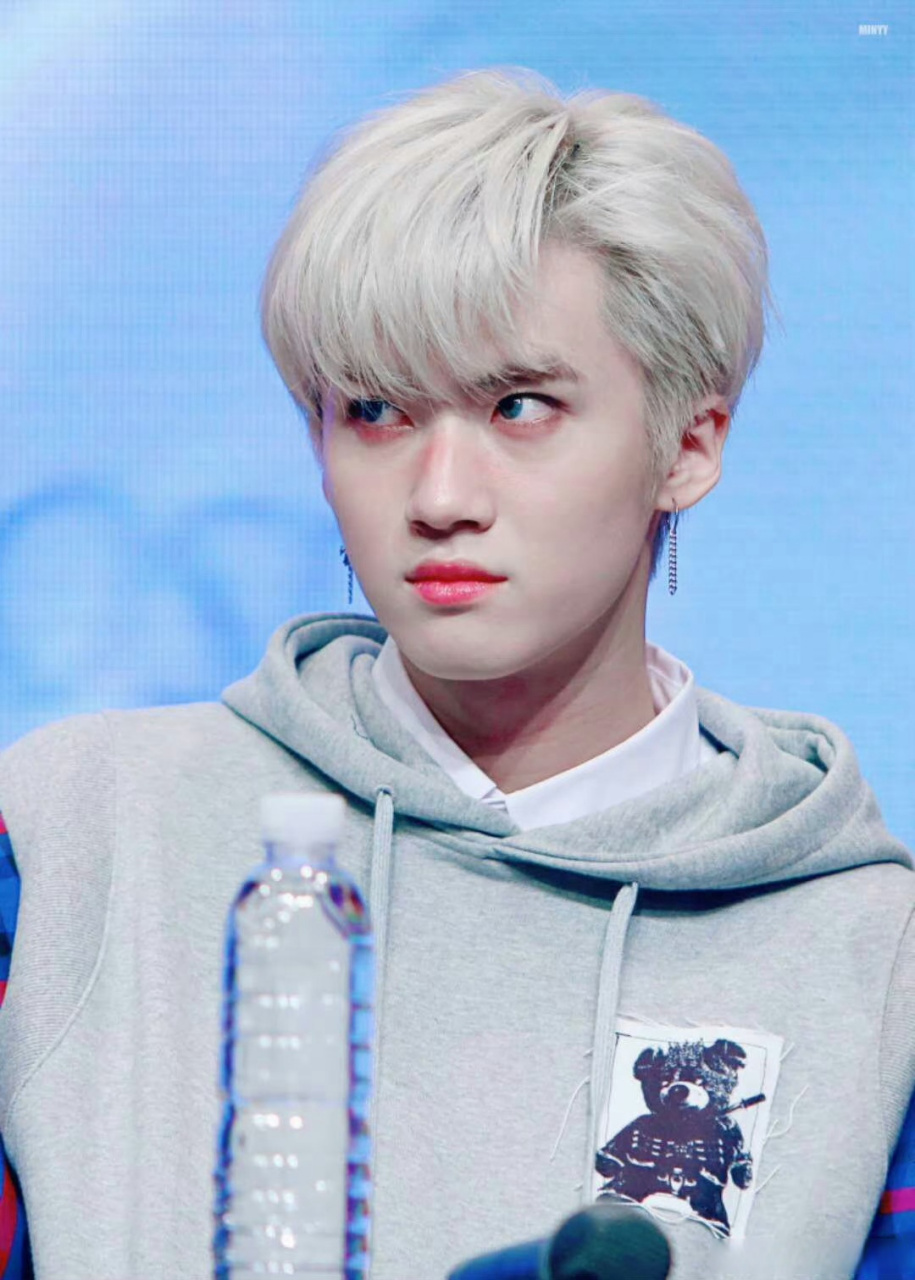 闫桉帅出了另一个次元 看青年π计划,闫桉也太帅了吧,怎么感觉跟其他