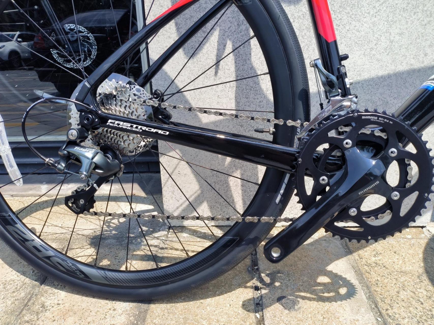 公路自行车  adv超高性能专业竞速等级碳纤维车架,搭配碳纤维前 叉碳