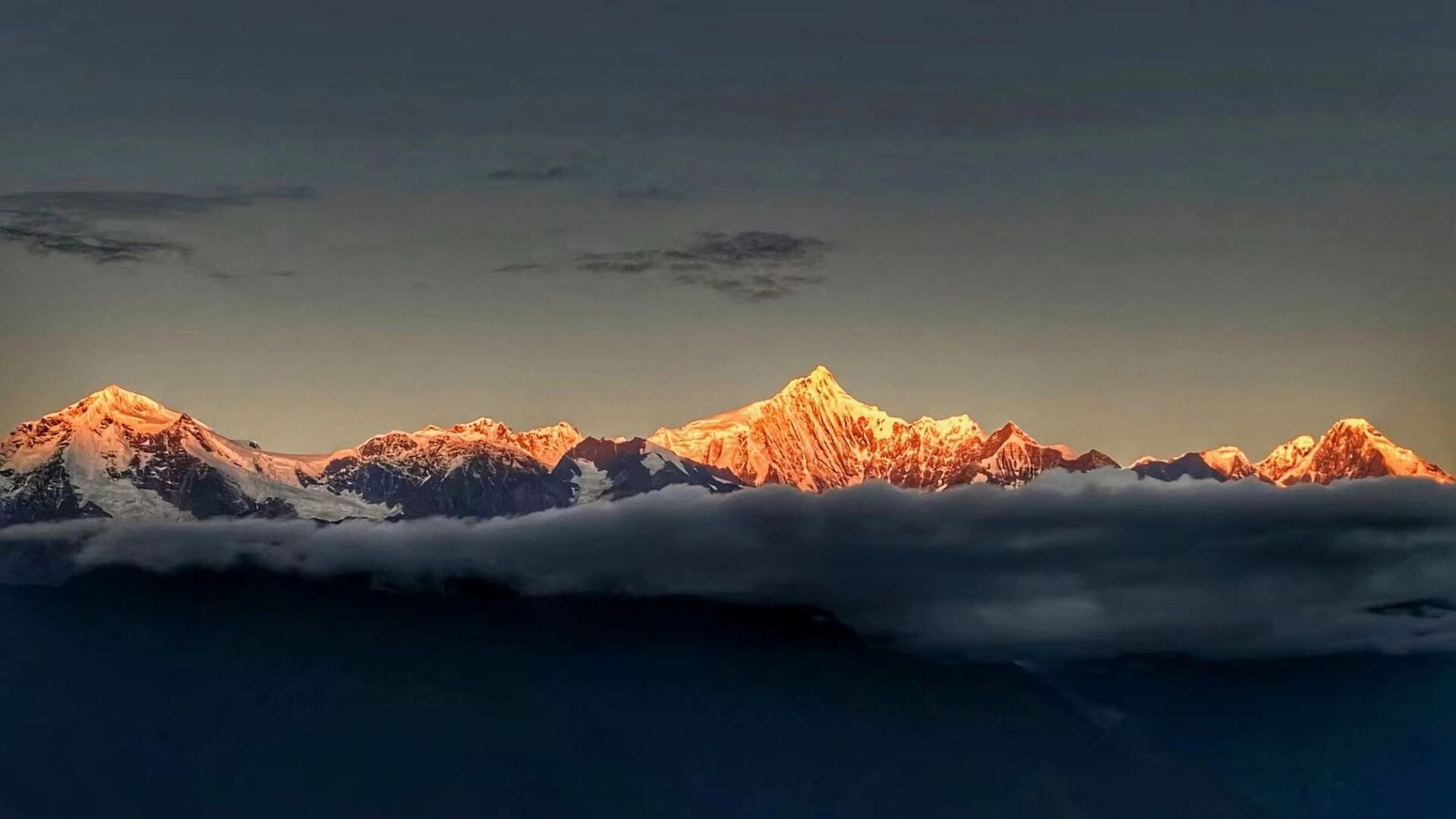 梅里雪山日照金山!最佳时间(十月到五月)!