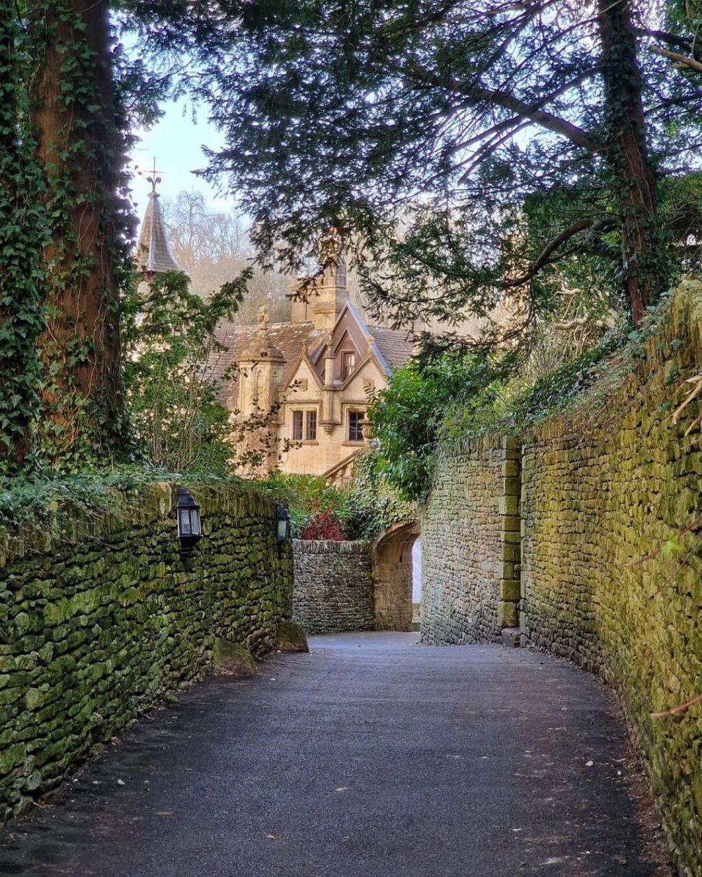 英国最美村庄之一 库姆堡是英国科兹沃尔茨丘陵地带南部的一个村庄
