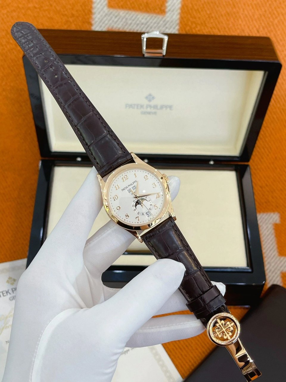 百达翡丽年历月相腕表 型号5396r功能自动 百达翡丽年历月相腕表 型号