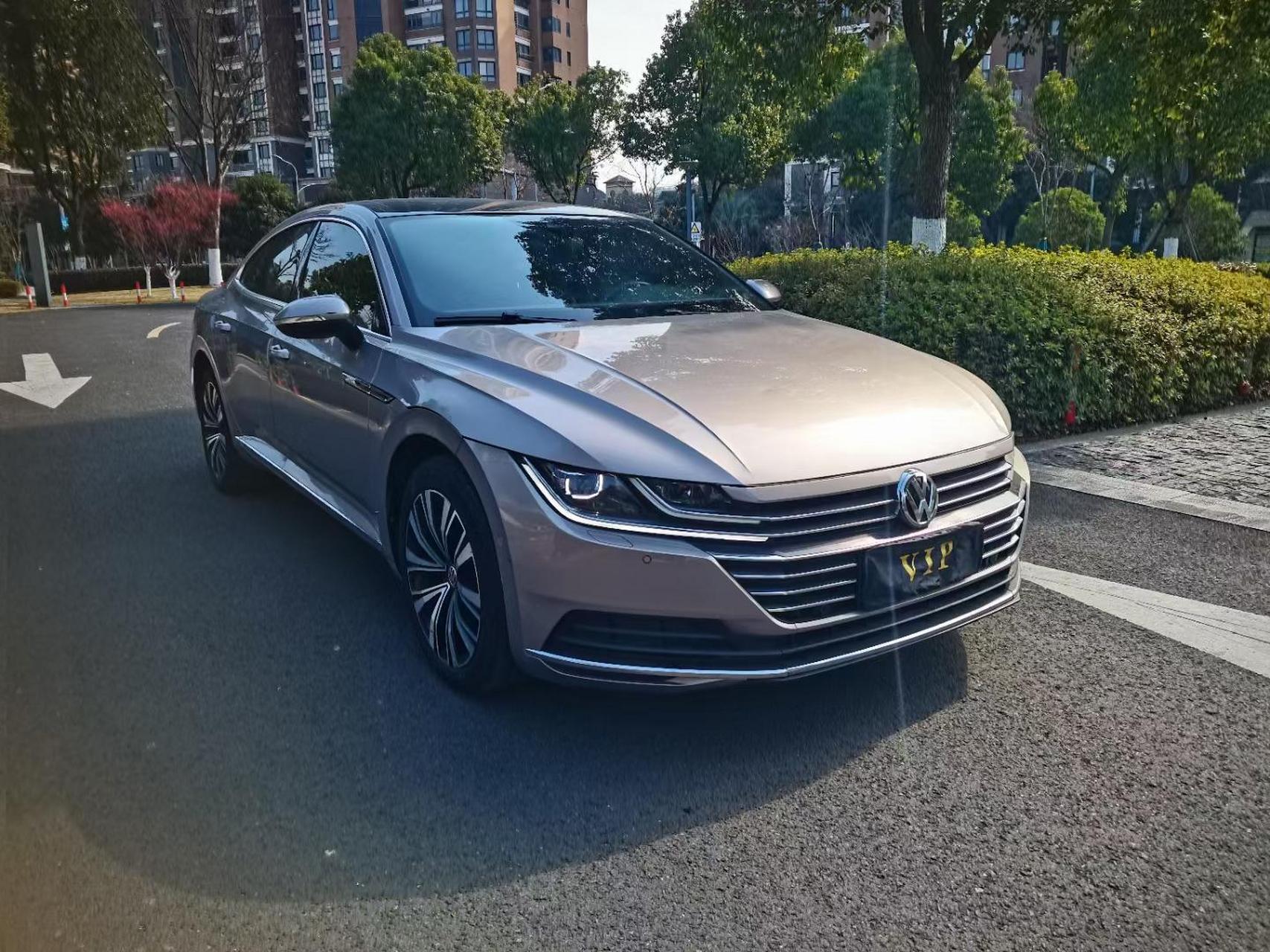 2020年大众cc,330tsi魅颜版,新车指导价26.28,排量2.0t,全款13.