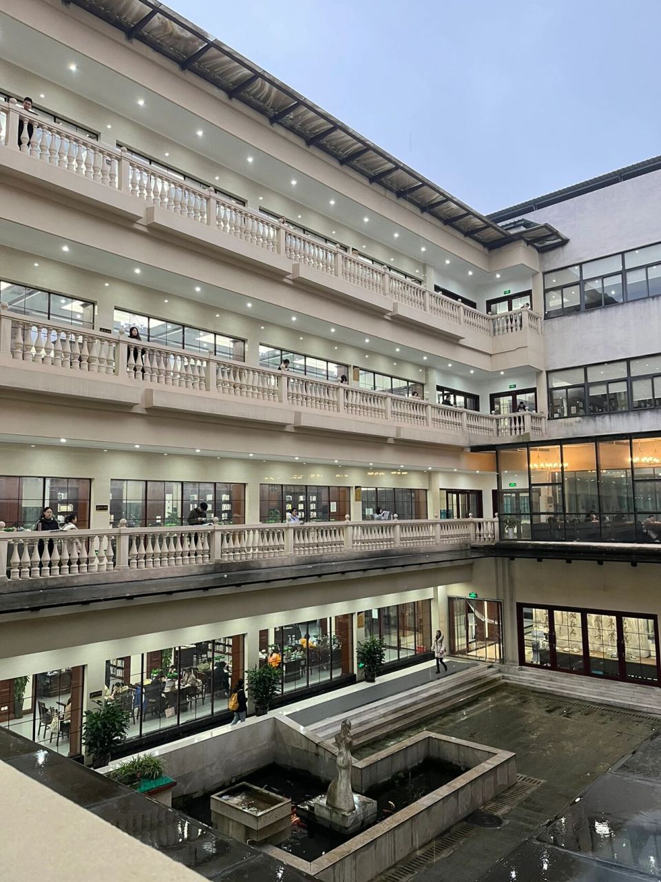 西南大学|校园一角(三) 超级喜欢西大的图书馆呀!