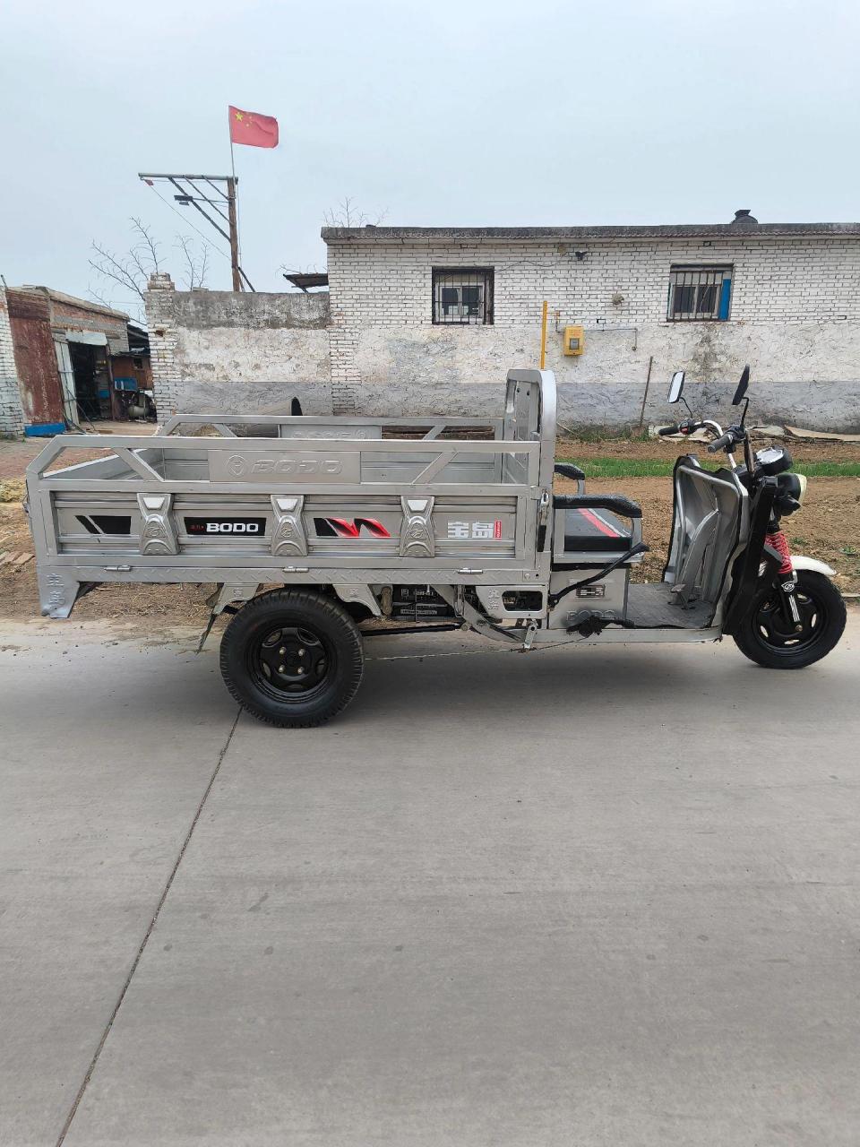 分享宝岛电动三轮车. 车斗长1米8.宽1米3.