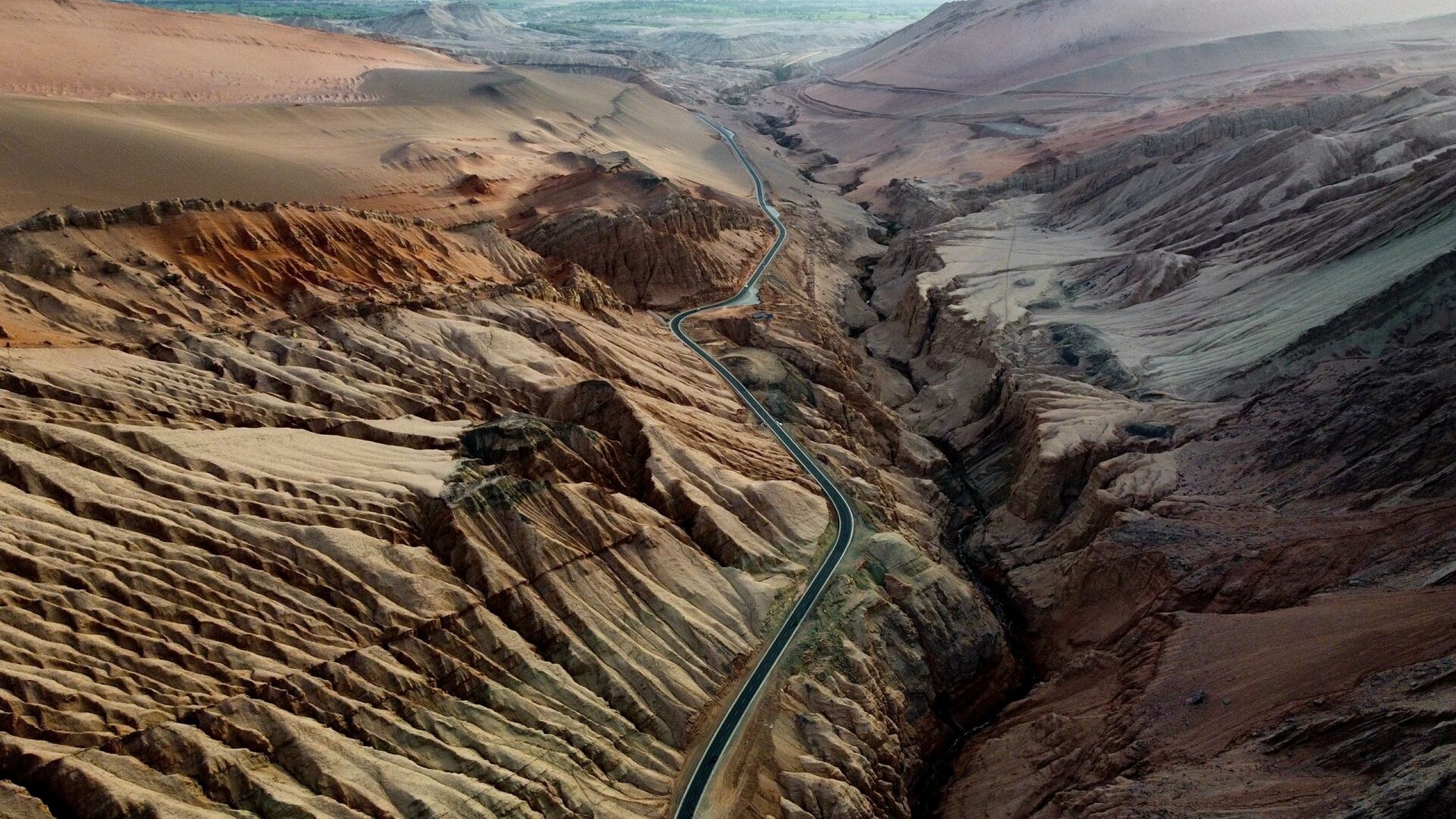 4 火焰山77吐峪沟大峡谷 吐鲁番,吐峪沟麻扎村,是我和伙伴们喜欢的