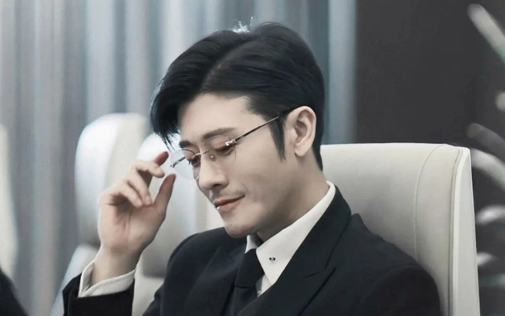 是一个花花公子吧.