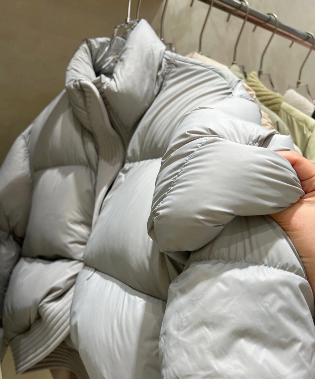 全国最大的羽绒服拿货基地(平湖) 7915高品质女装羽绒服,现货工厂