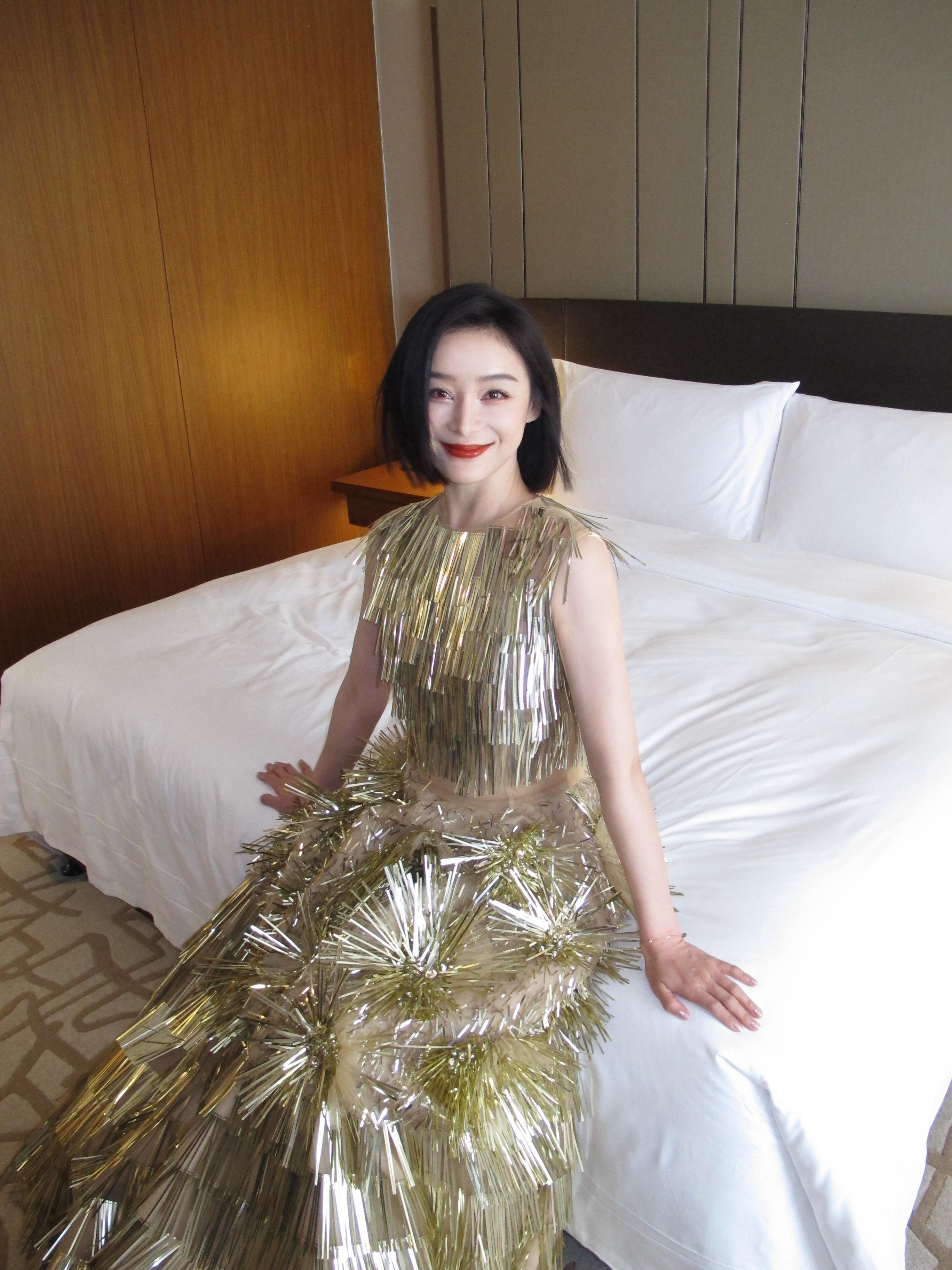 砰砰～今儿～仙女♀烟花裙 金鎏光映霓裳,点亮时尚之夜#袁姗姗露腰