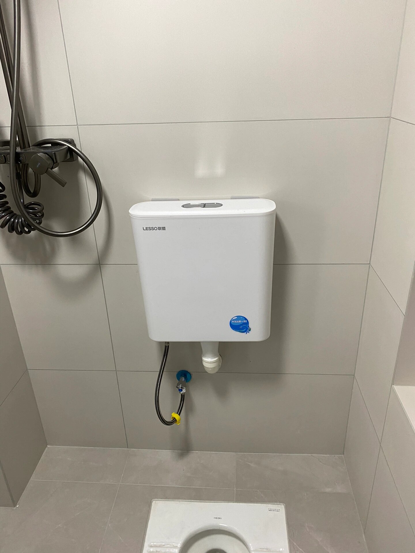 入墙式冲水箱