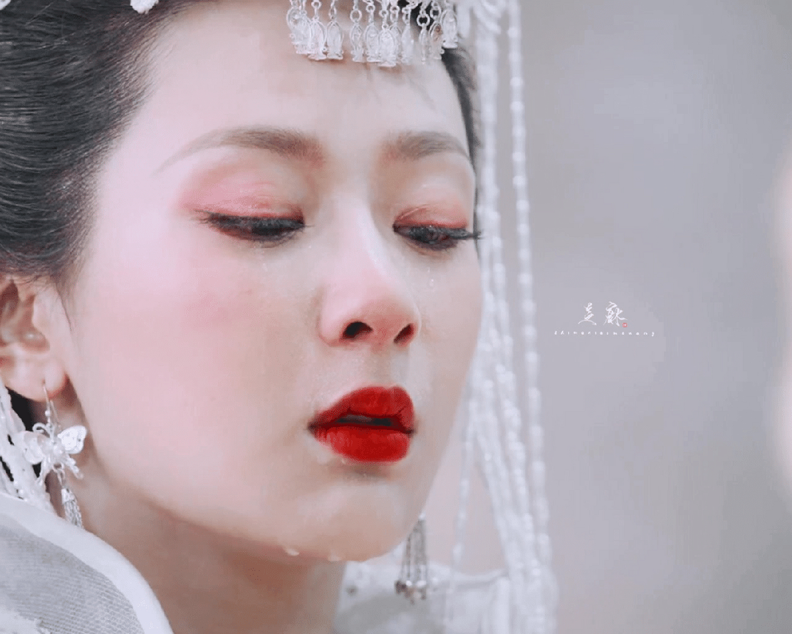 杨紫和赵丽颖最近在古装剧中的哭戏片段,有被感染到吗?