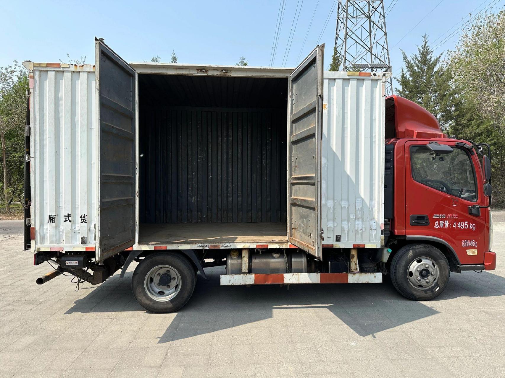 2米厢式货车,五十铃120匹马力柴油发动机,电动车窗,柴油取暖,带畅有力