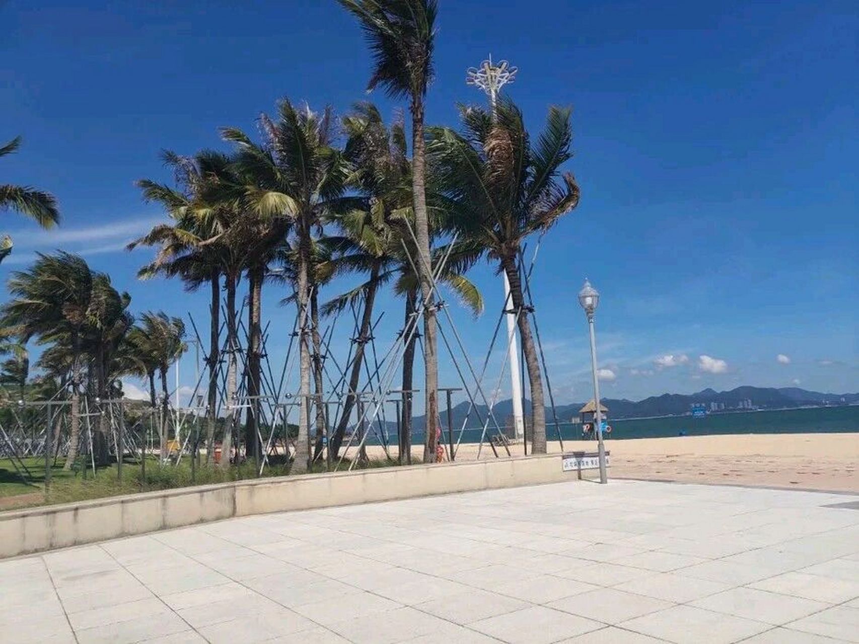 黄金海岸海滩  大亚湾黄金海岸,位于广东省惠州市大亚湾经济技术开区