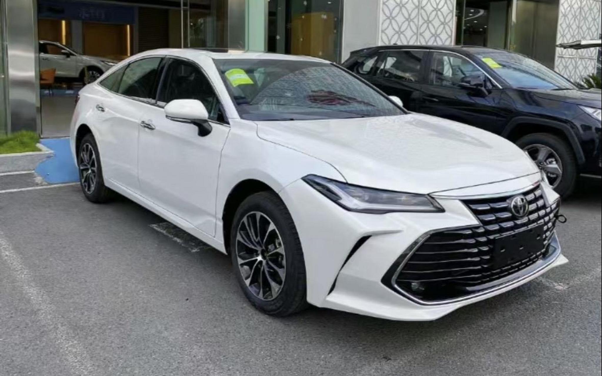 98万,首付3万提车,亚洲龙优惠五万重回价格底谷,中配配置齐全性价比最