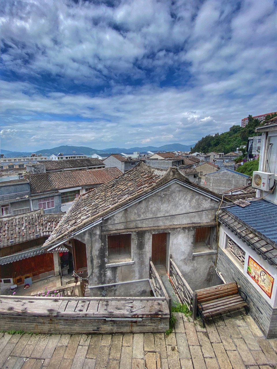 霞关老街 霞关老街 霞关老街在苍南县霞关镇,东临浩瀚东海,西接福建