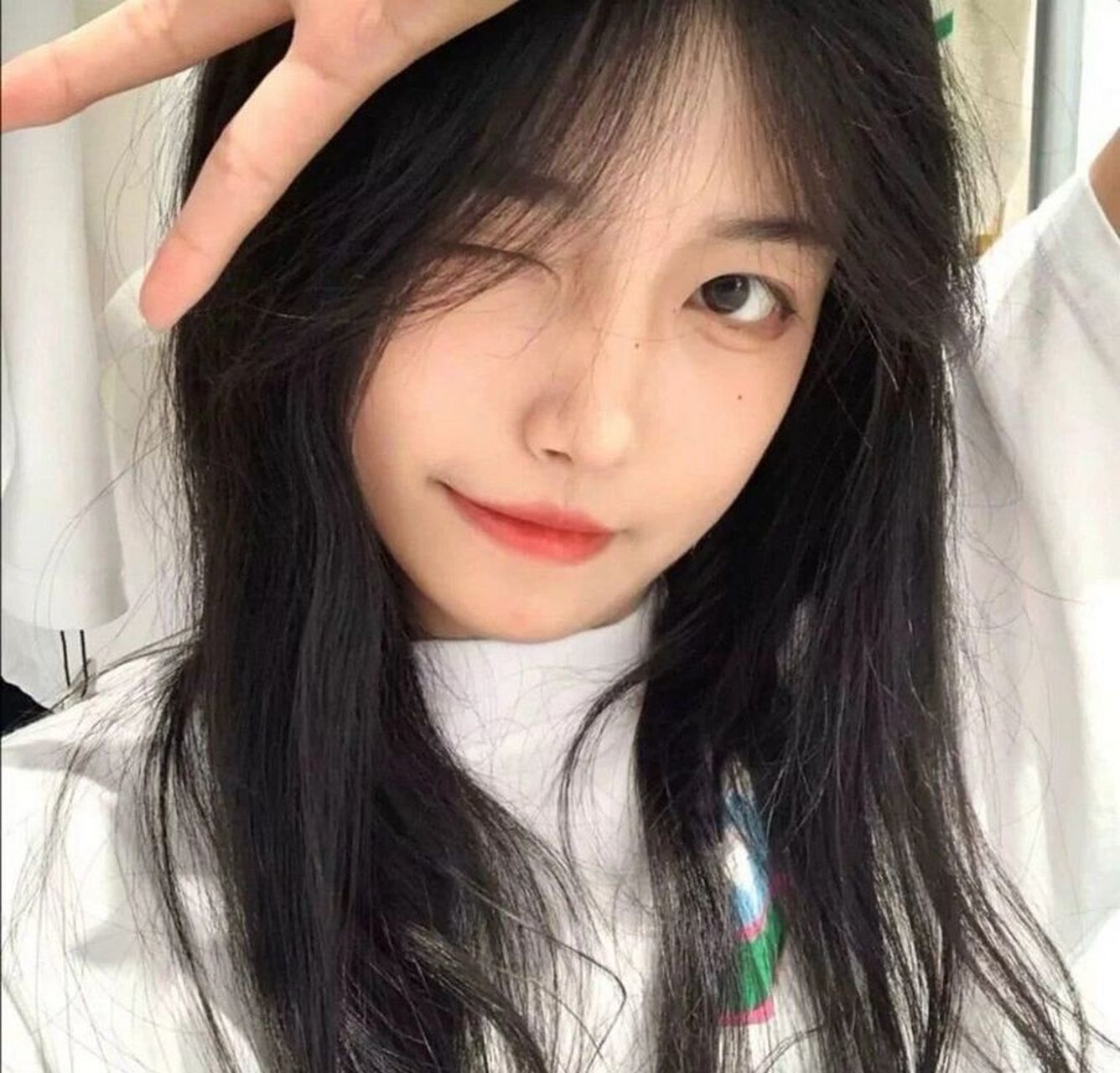 剪刀手女生头像 剪刀手永不过时