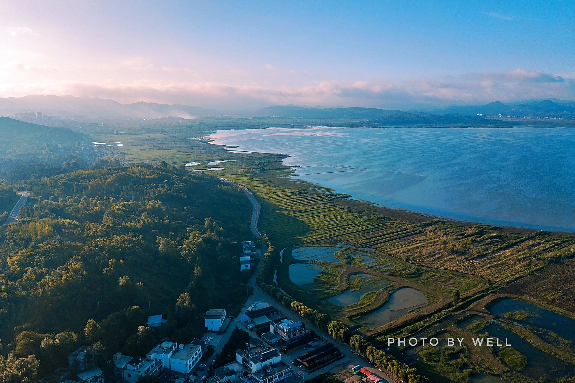 贵州威宁草海——原生态高原湖泊避暑胜地          威宁草海位于贵州