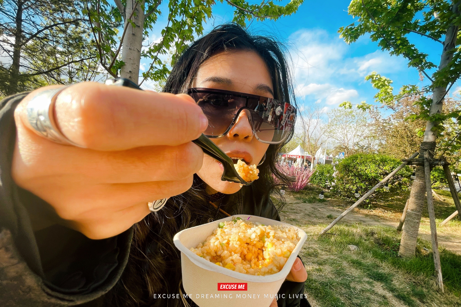 excuse me @陈圣仑 @米时可 参加了2021年的北京草莓音乐节,与其他