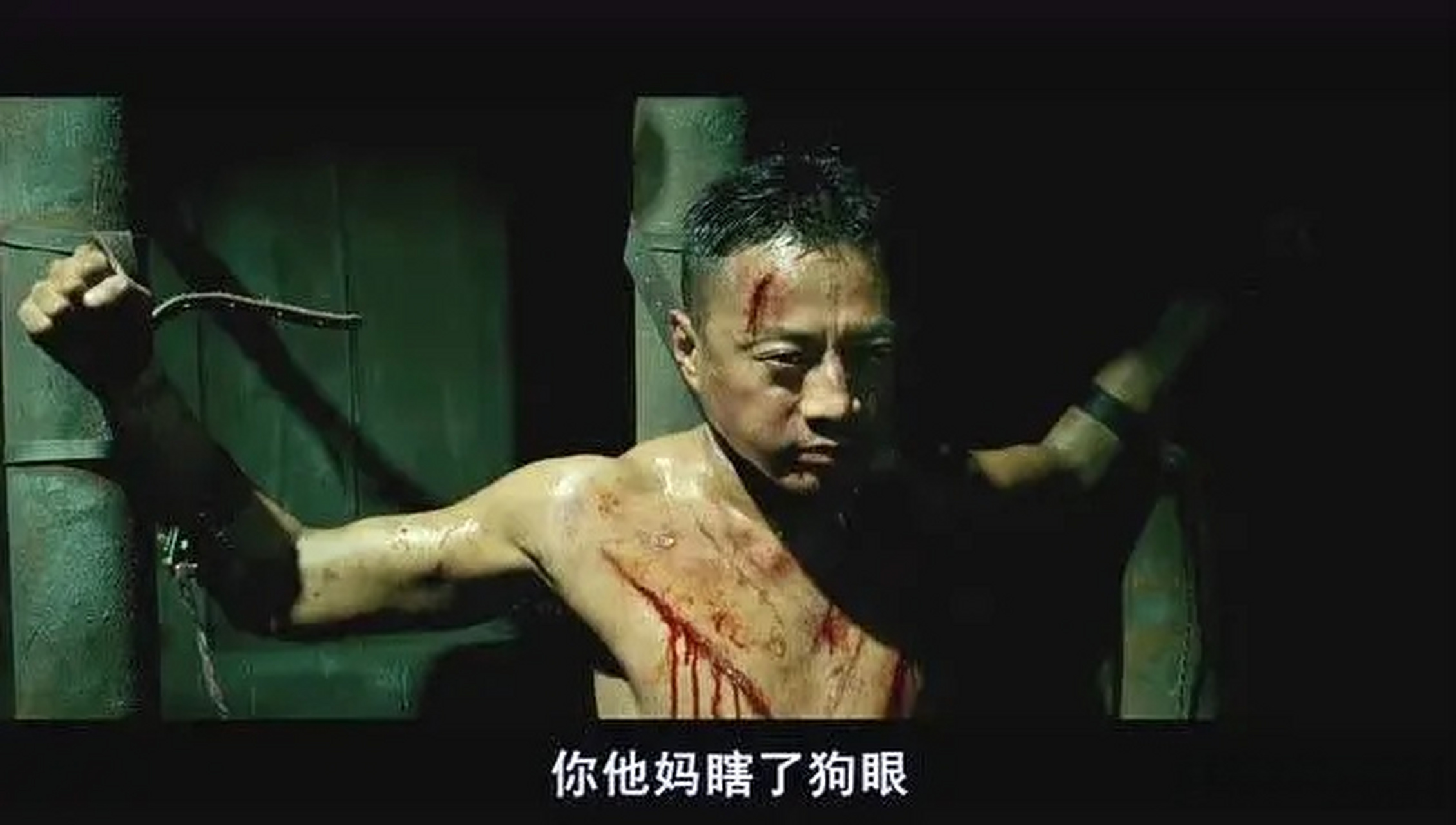 2009年,周迅在电影《风声》中遭受"绳刑.