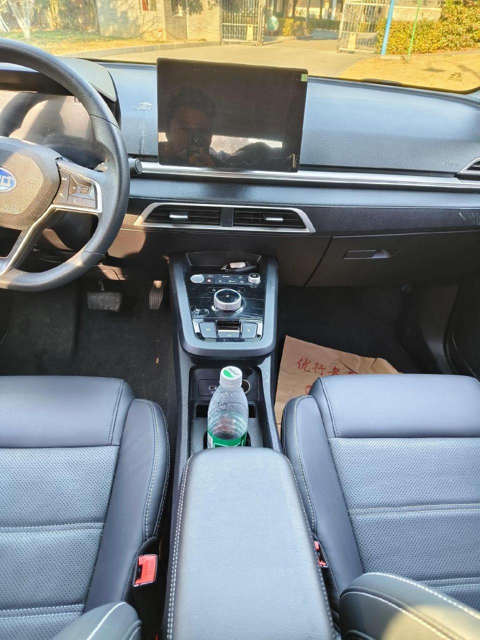 刚刚到店22年比亚迪e3 纯电续航401公里,一手车,实表行驶11万公里